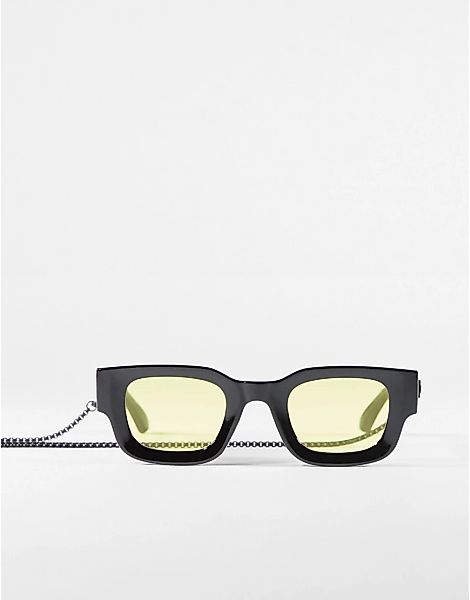 Bershka – Quadratische Sonnenbrille in Schwarz mit Gläsern in Gelb günstig online kaufen