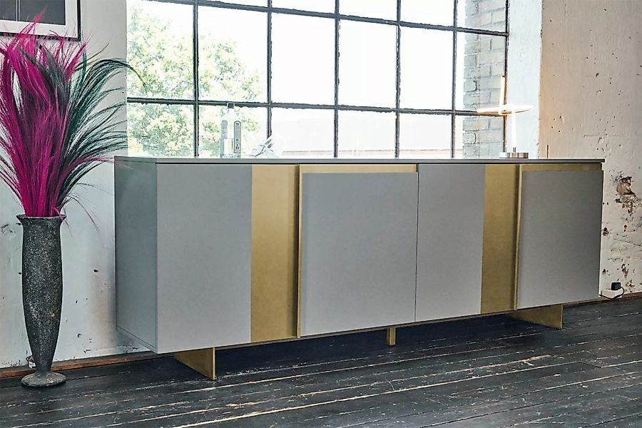 KAWOLA Sideboard ALBUS grau lackiert Edelstahl messingfarben günstig online kaufen