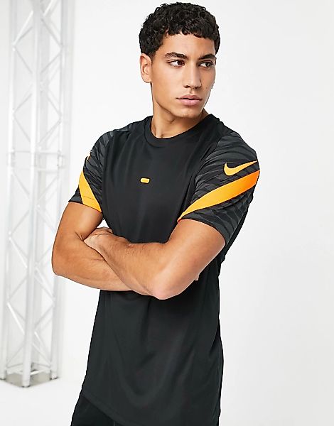 Nike Football – Strike – T-Shirt in Schwarz und Orange günstig online kaufen