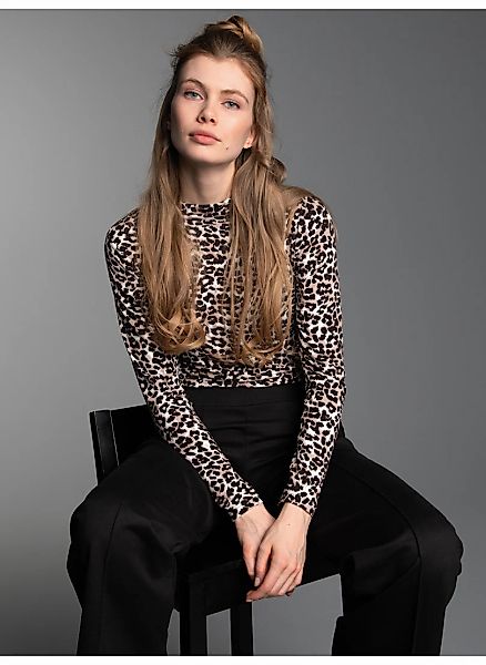 Trigema Rollkragenshirt "TRIGEMA Turtleneck Shirt mit Allover-Leo-Muster" 1 günstig online kaufen