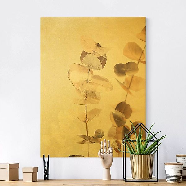 Leinwandbild Goldene Eukalyptuszweige mit Weiß II günstig online kaufen