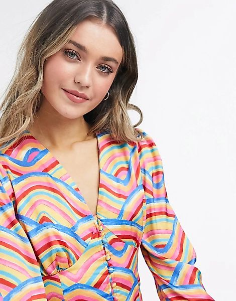 Never Fully Dressed – Bluse mit Knopfleiste und Kachelprint in Regenbogenfa günstig online kaufen