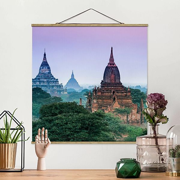 Stoffbild mit Posterleisten Sakralgebäude in Bagan günstig online kaufen