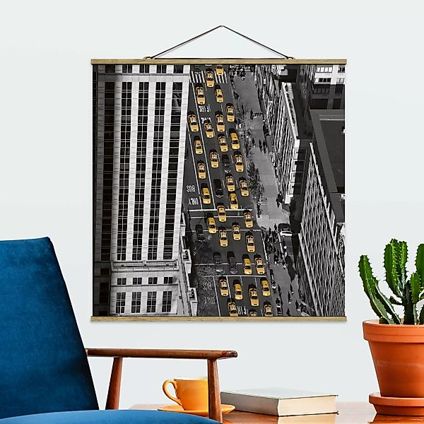 Stoffbild Architektur mit Posterleisten - Quadrat Taxiverkehr in Manhattan günstig online kaufen