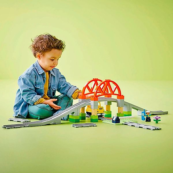 LEGO® Eisenbahnbrücke und Schienen – Erweiterungsset günstig online kaufen