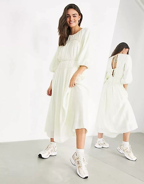 ASOS EDITION – Hängerkleid mit Ziernähten in Creme-Weiß günstig online kaufen