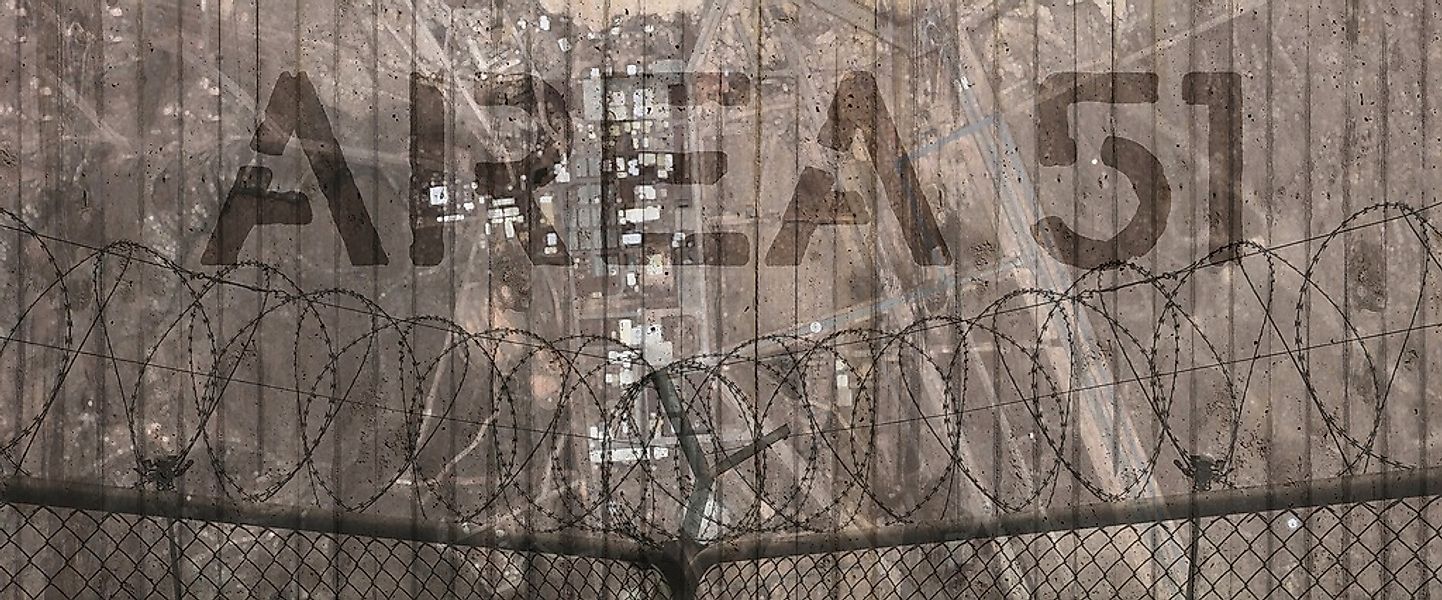 Architects Paper Fototapete "Area 51" Vlies, Wand, Schräge günstig online kaufen