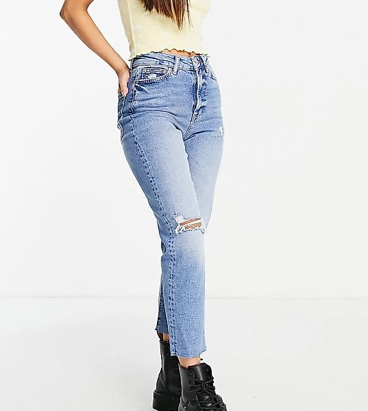 New Look Petite – Mittelblaue Mom-Jeans mit Zierrissen günstig online kaufen