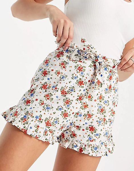 New Look – Weiß geblümte Shorts mit Taillenschnürung günstig online kaufen