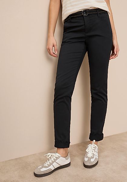 AJC Chinohose in lässiger Form mit konstrastfarbendem Gürtel günstig online kaufen