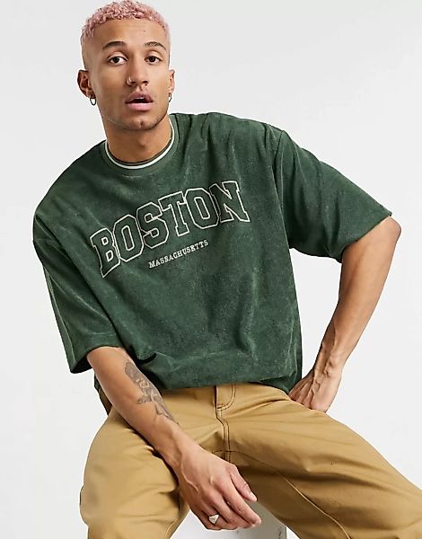 ASOS DESIGN – Oversize-T-Shirt aus Frottee in Khaki mit Boston-Print-Grün günstig online kaufen