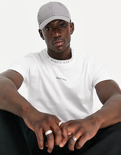 Mauvais – T-Shirt in Weiß mit Zierband am Ausschnitt günstig online kaufen