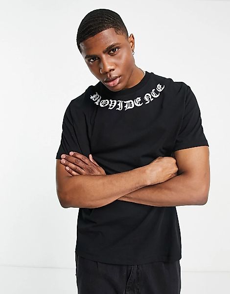 ASOS DESIGN – T-Shirt in Schwarz mit lockerem Schnitt mit Text am Hals in g günstig online kaufen