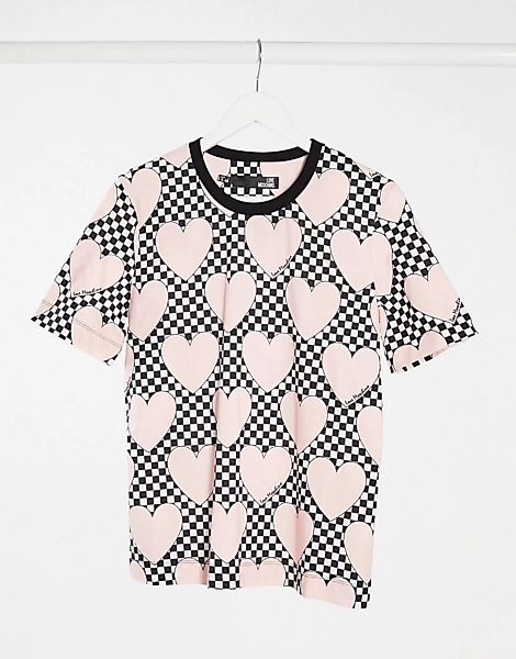Love Moschino – T-Shirt mit durchgehendem Herz-Print in Rosa-Bunt günstig online kaufen