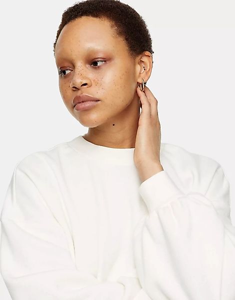 Topshop – Considered – Sweatshirt mit Trichterkragen in Creme-Weiß günstig online kaufen
