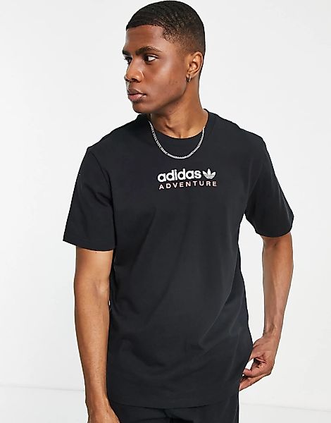 adidas Originals – Adventure – T-Shirt in Schwarz mit Landschaftsprint auf günstig online kaufen