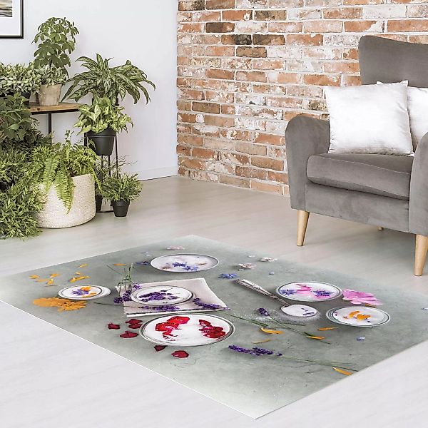 Vinyl-Teppich Essbare Blüten mit Lavendelzucker günstig online kaufen