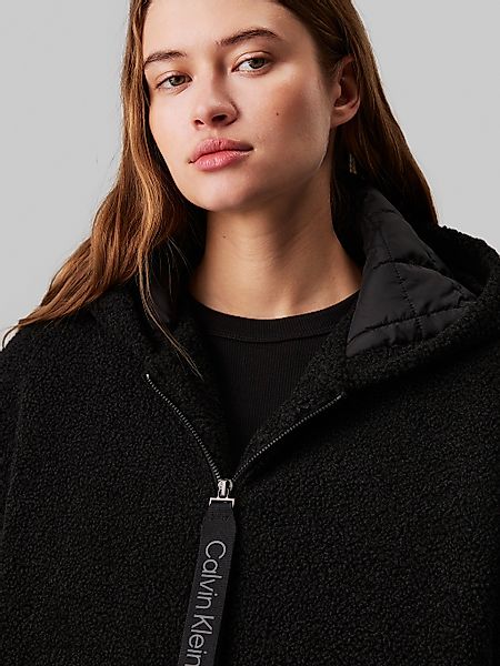 Calvin Klein Jeans Plüschjacke "SHERPA JACKET", mit Kapuze, mit Logoschrift günstig online kaufen