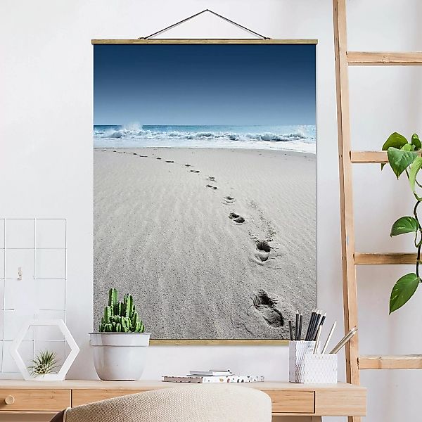 Stoffbild Strand mit Posterleisten - Hochformat Spuren im Sand günstig online kaufen