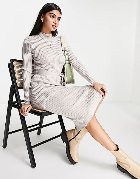 New Look – Strickkleid in Hellbeige mit Bindegürtel in der Taille-Weiß günstig online kaufen
