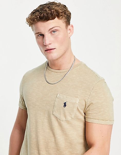 Polo Ralph Lauren – Strukturiertes T-Shirt in Khaki-Beige mit Brusttasche u günstig online kaufen