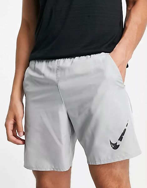 Nike Running – Wild Run – 7-Zoll-Shorts in Hellgrau günstig online kaufen