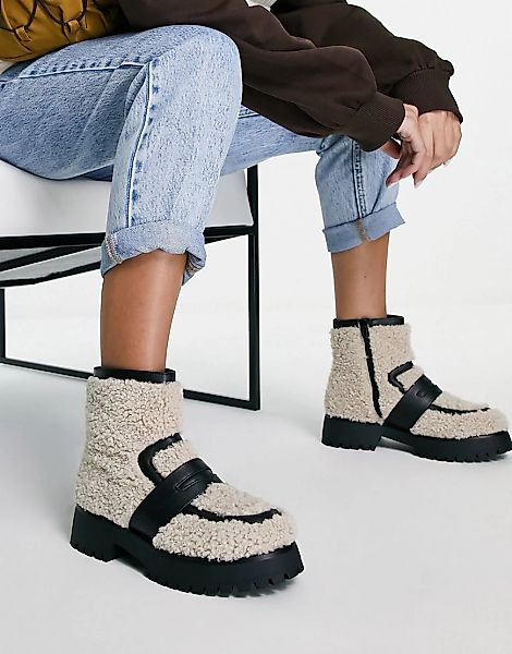 ASOS DESIGN – Ashton – Loafer-Stiefel aus Teddyfell in Beige mit dicker Soh günstig online kaufen