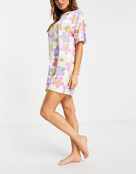 ASOS DESIGN – Schlaf-T-Shirt mit Oversize-Schnitt und buntem Gänseblümchenm günstig online kaufen