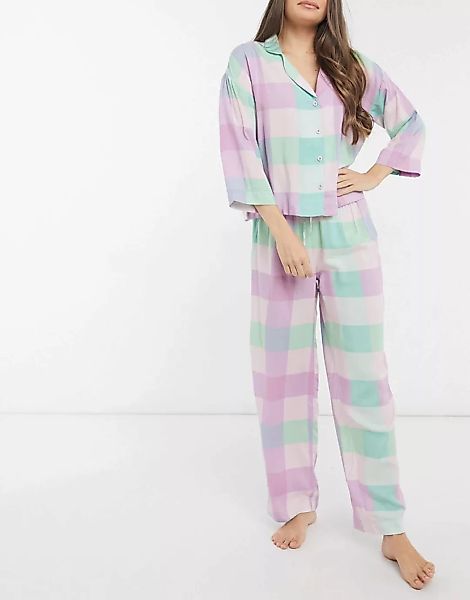 ASOS DESIGN – Kariertes Pyjama-Set mit langärmligem Hemd und Hose aus Modal günstig online kaufen