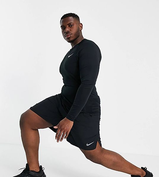 Nike Training Plus – Langärmliges, eng anliegendes Oberteil in Schwarz günstig online kaufen