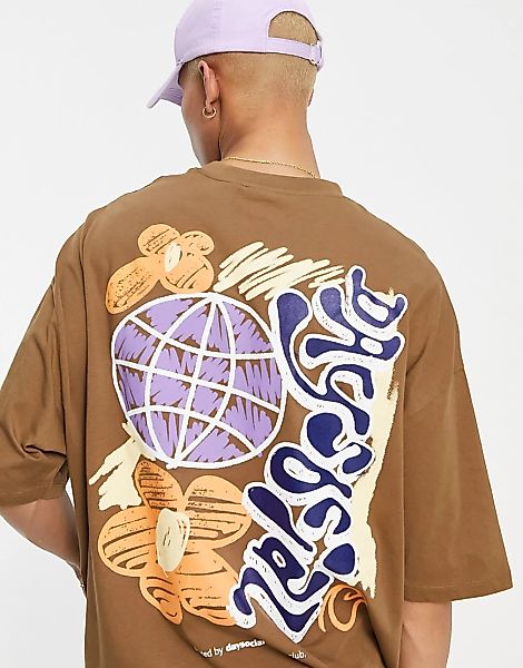 ASOS – Daysocial – Oversize-T-Shirt in Braun mit großem Kritzel-Grafikprint günstig online kaufen