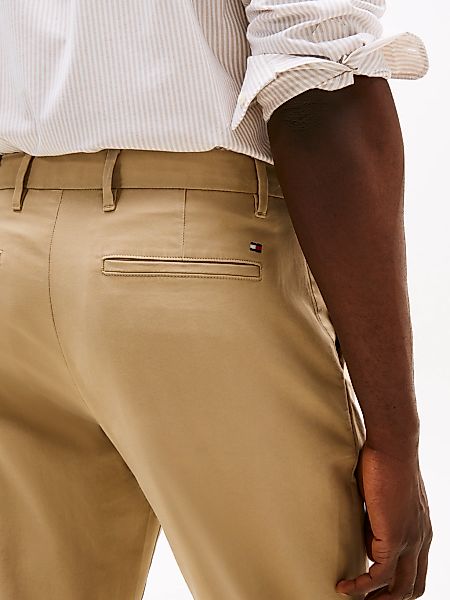 Tommy Hilfiger Chinohose HARLEM CHINO SATIN Relaxed fit, Bundfalten günstig online kaufen