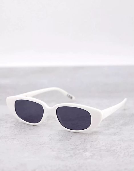 ASOS DESIGN – Schmale Cat-Eye-Sonnenbrille in glänzendem Weiß günstig online kaufen