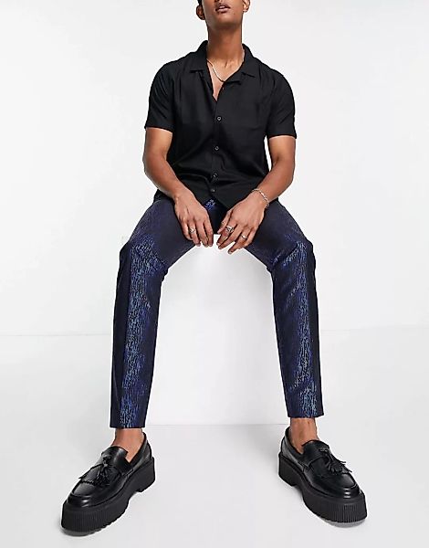 Twisted Tailor – Anzughose in Schwarz mit technoblauem Folienprint im Stric günstig online kaufen