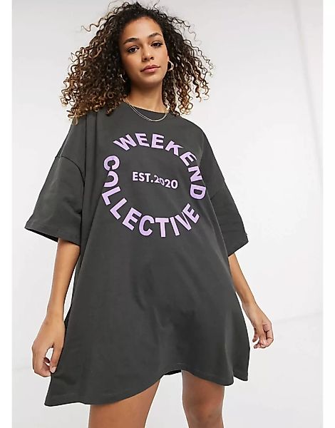 ASOS – Weekend Collective – Oversize-T-Shirt-Kleid in Anthrazit mit Logo-We günstig online kaufen