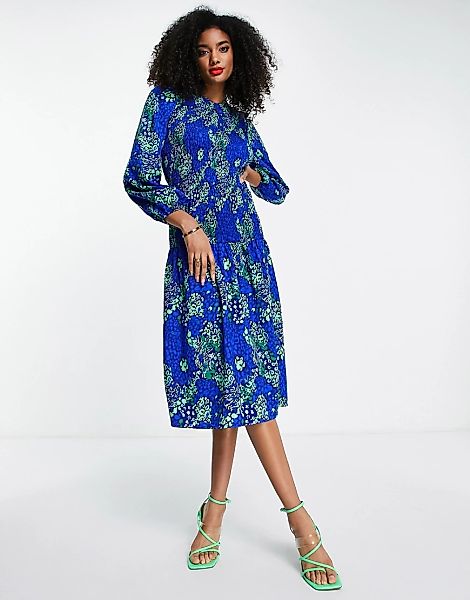 Never Fully Dressed – Gesmoktes Midaxi-Kleid mit Leopardenmuster in Blau günstig online kaufen