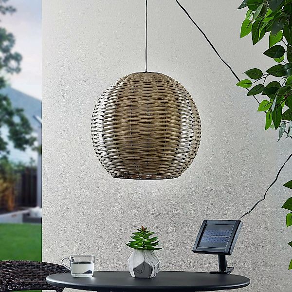 Lindby Catrica LED-Solar-Pendellampe, Rattanoptik günstig online kaufen