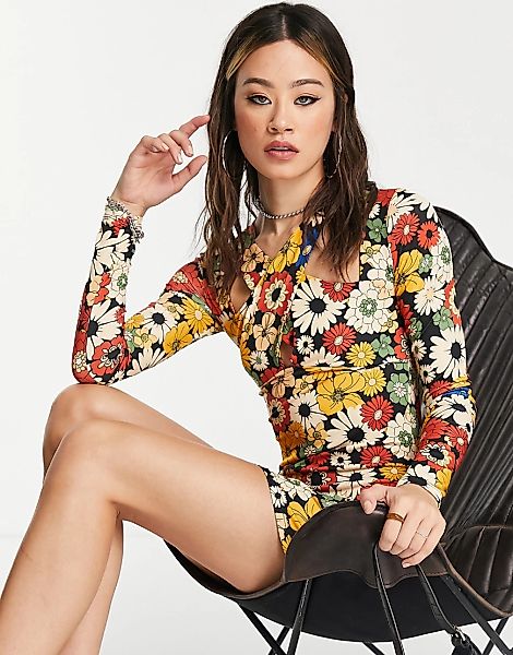 Bershka – Langärmliges Minikleid mit kräftigem Retro-Blumenmuster und überk günstig online kaufen