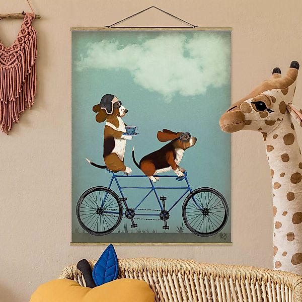 Stoffbild Tiere mit Posterleisten - Hochformat Radtour - Bassets Tandem günstig online kaufen