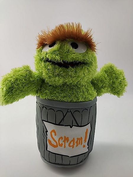 Sesamstrasse Kuscheltier Sesamstrasse Kuscheltier 35 cm Oscar in der Müllto günstig online kaufen