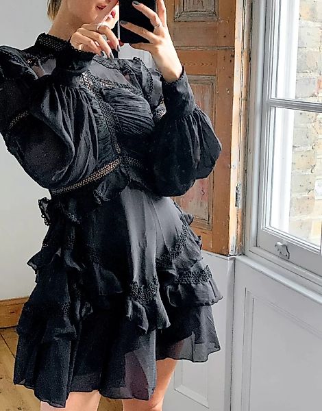 ASOS DESIGN – Victorianna – Schwarzes Minikleid mit Spitzeneinsatz-Rosa günstig online kaufen