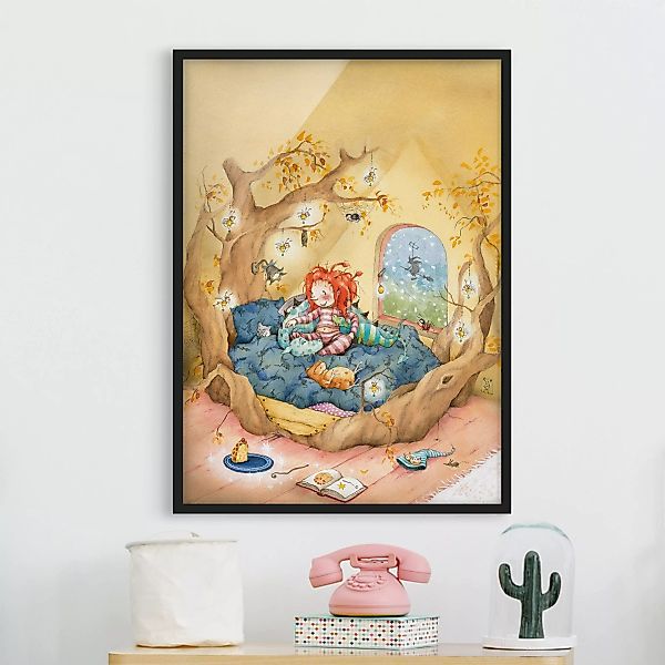 Bild mit Rahmen Kinderzimmer - Hochformat Frida kuschelt mit ihren Freunden günstig online kaufen