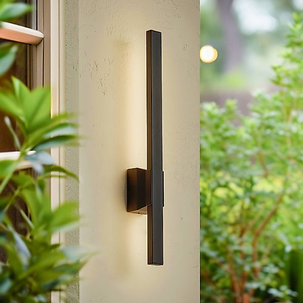 Lindby LED-Außenwandleuchte Sakari, schwarz, Alu, Höhe 50 cm günstig online kaufen