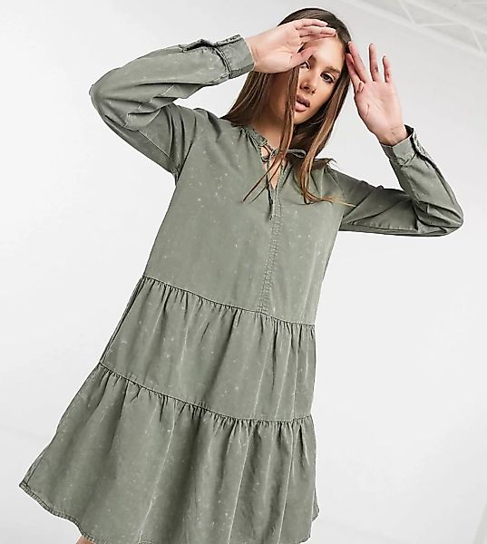 Noisy May Tall – Abgestuftes Hängerkleid in verwaschenem Khaki-Grün günstig online kaufen