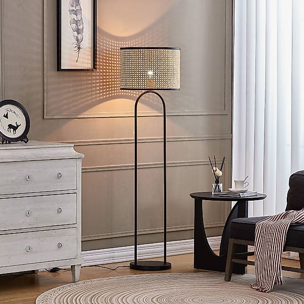 Lindby Stehleuchte Yaelle, 146 cm hoch, Rattan, schwarz, E27 günstig online kaufen