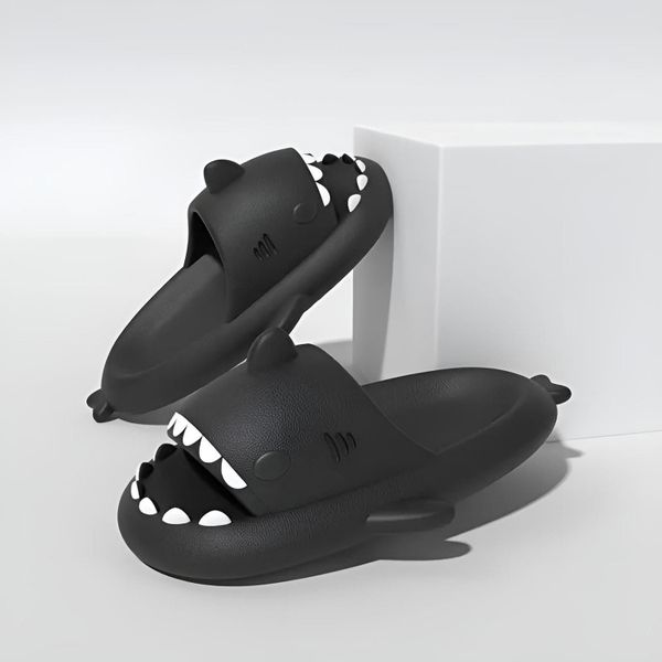 Corimori Bequeme Hai Badeschuhe im Haifisch-Design günstig online kaufen