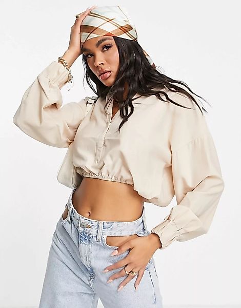 In The Style x Naomi Genes – Kurz geschnittene Bluse mit Ballonärmeln in Cr günstig online kaufen