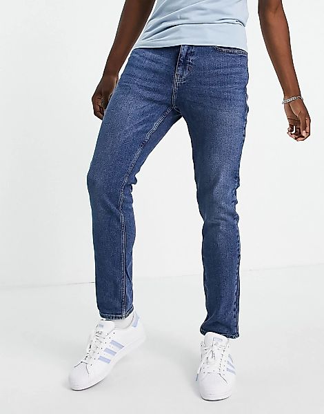New Look – Schmal geschnittene Jeans in Mittelblau günstig online kaufen