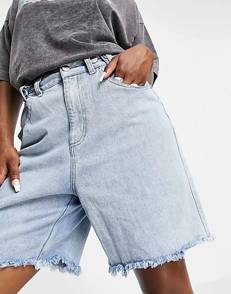 Emory Park – Lockere, lang geschnittene Mom-Jeansshorts in heller Waschung- günstig online kaufen