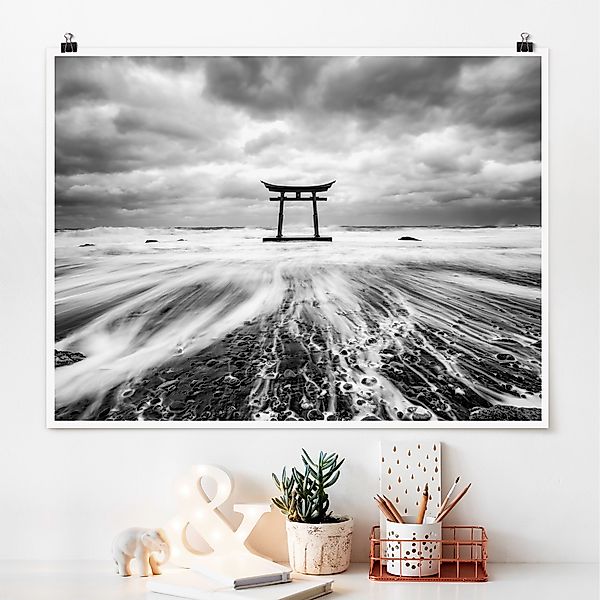 Poster Japanisches Torii im Meer günstig online kaufen